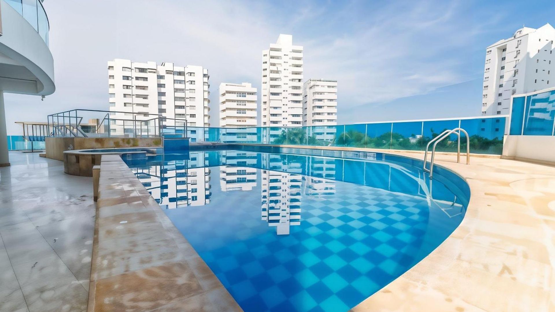 Un Espacio Sofisticado En Medio De El Laguito Edificio Poseidon Del Caribe Apartamento *