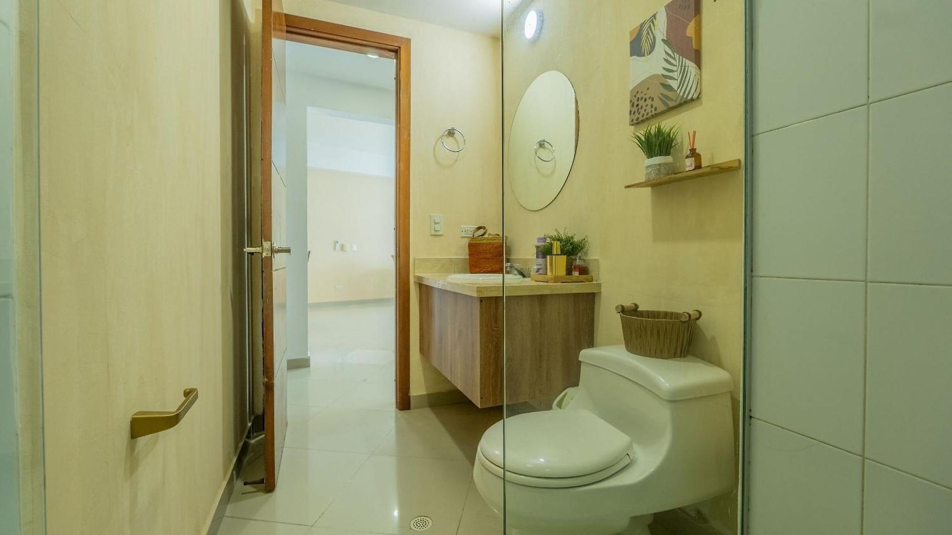 Un Espacio Sofisticado En Medio De El Laguito Edificio Poseidon Del Caribe Apartamento *