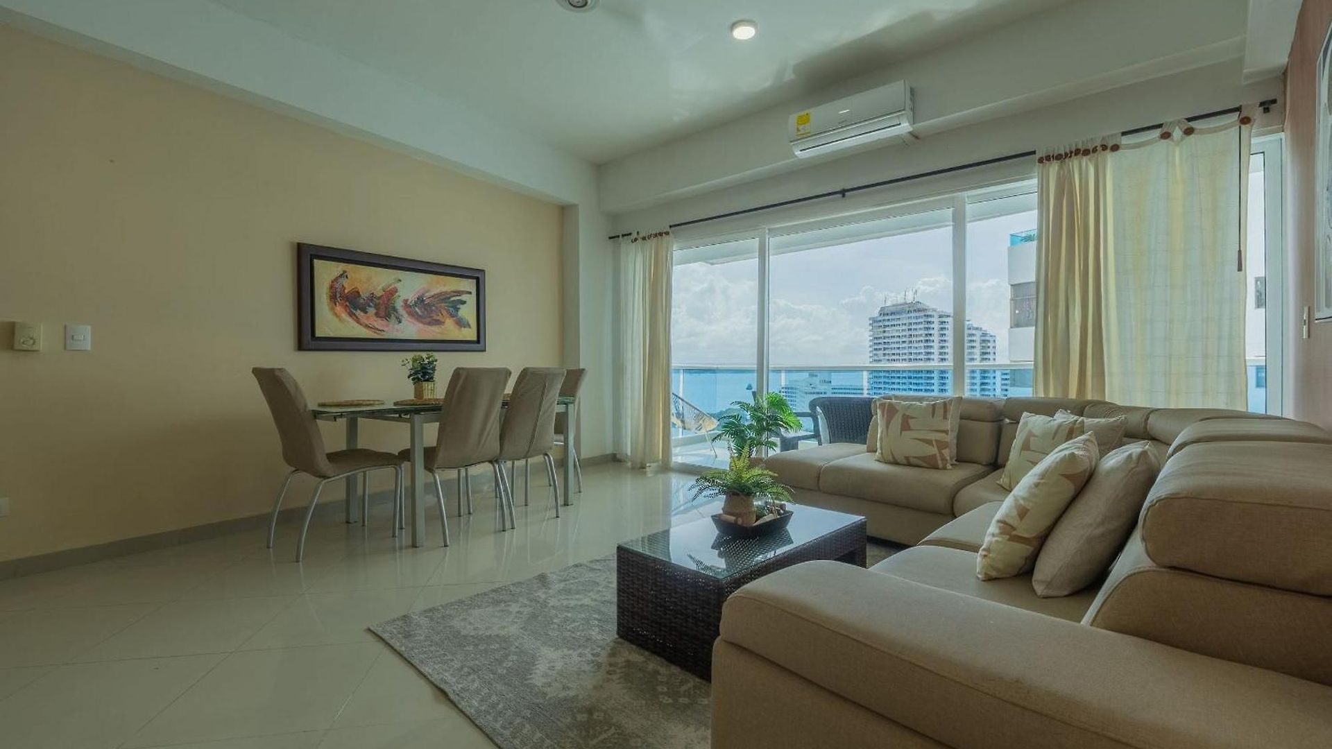 Un Espacio Sofisticado En Medio De El Laguito Edificio Poseidon Del Caribe Apartamento *