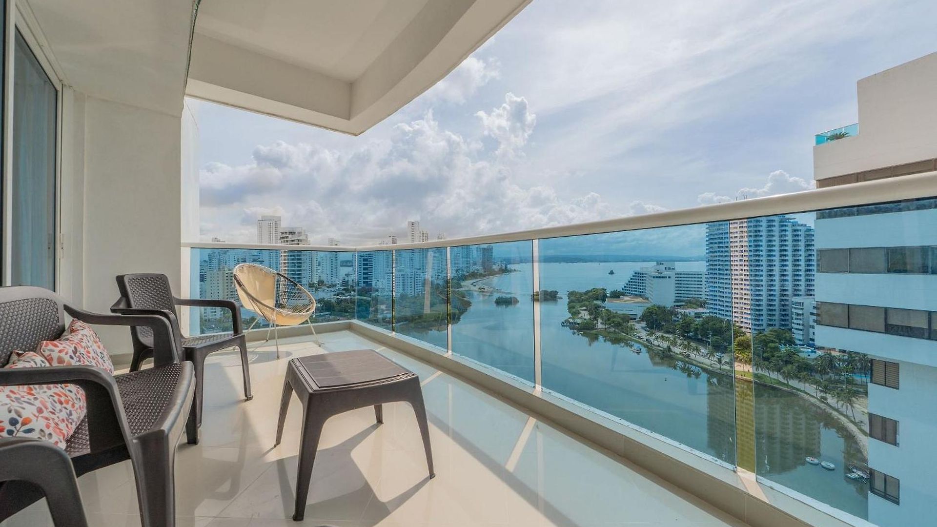 Apartamento Un Espacio Sofisticado En Medio De El Laguito Edificio Poseidon Del Caribe
